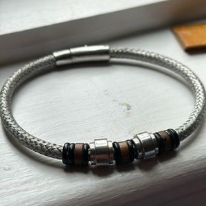 Cable Wire Bracelet with metal and wood beads Beads - 7 1/2"